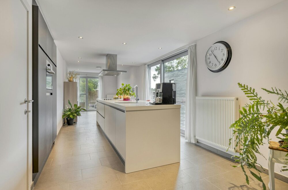 ruim-appartement-met-2-slpk-en-garage-te-koop-in-brasschaat008.jpg