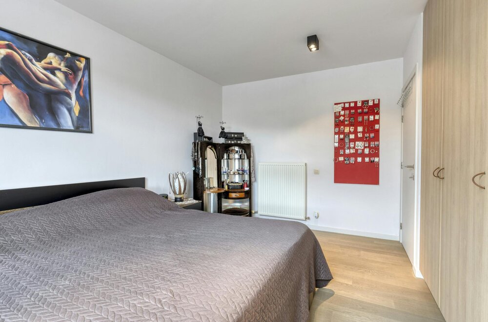 ruim-appartement-met-2-slpk-en-garage-te-koop-in-brasschaat014.jpg