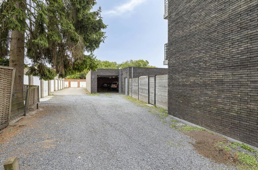 ruim-appartement-met-2-slpk-en-garage-te-koop-in-brasschaat019.jpg
