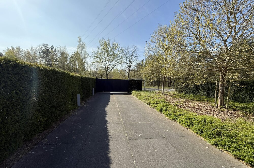 patrimoniumvennootschap-met-drie-bedrijfshallen-en-penthouse004.jpg