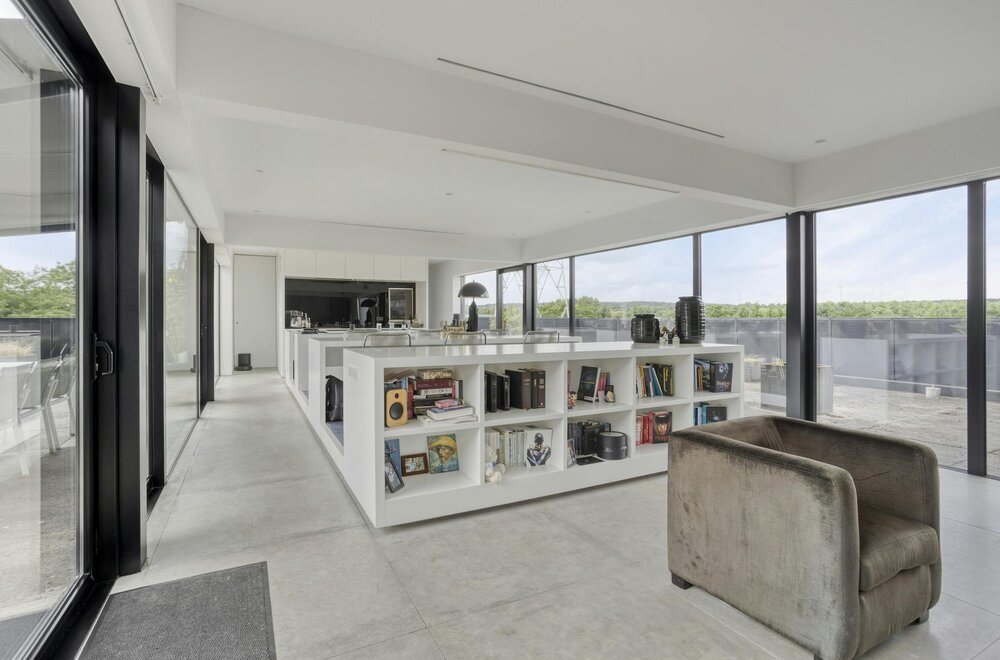patrimoniumvennootschap-met-drie-bedrijfshallen-en-penthouse012.jpg