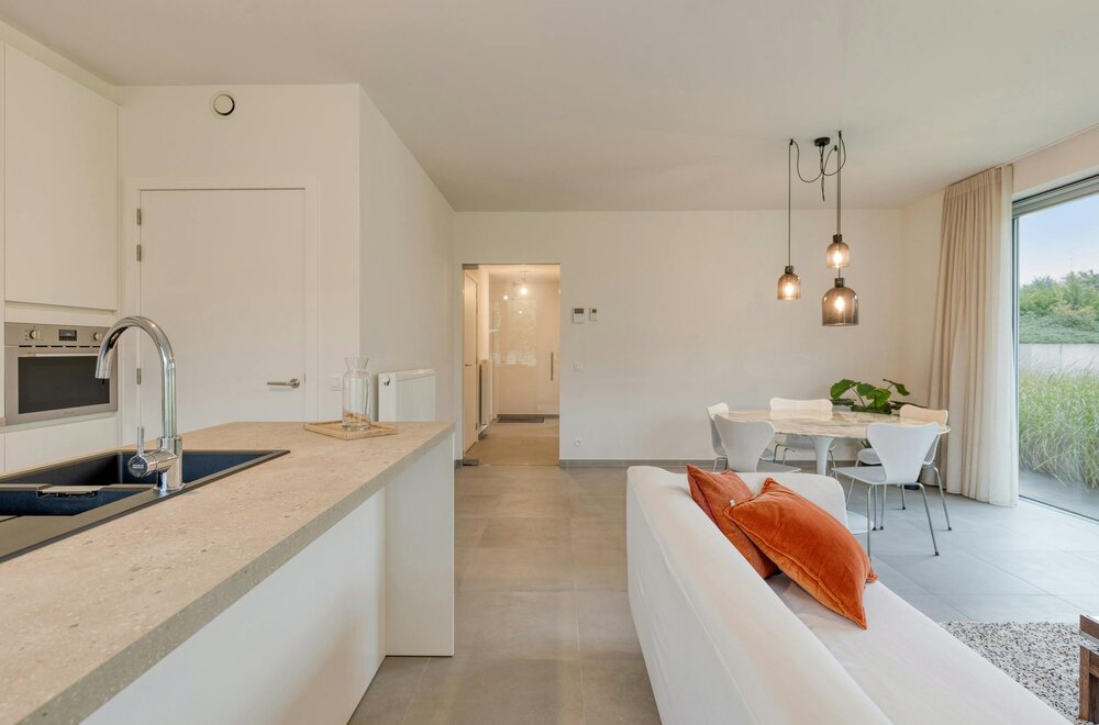 instapklaar-appartement-in-parktuin-nabij-hartje-roeselare-003.jpg