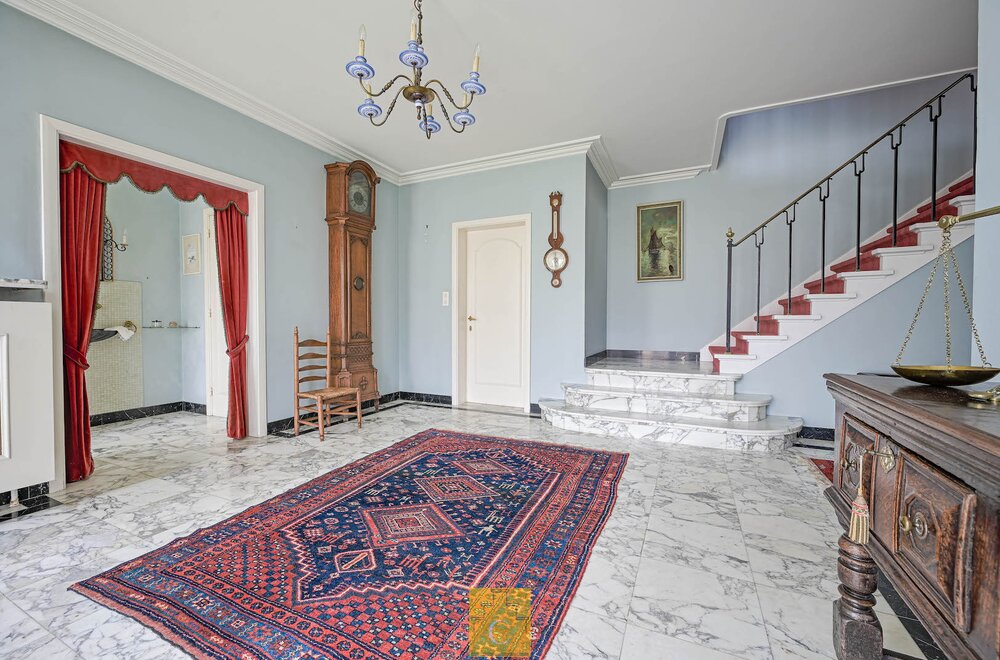 stijlvolle-driegevelvilla-met-garage-en-zongerichte-tuin-vlakbij-de-vesten-de-brugse-binnenstad-en-alle-invalswegen004.jpg