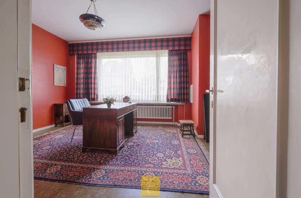 stijlvolle-driegevelvilla-met-garage-en-zongerichte-tuin-vlakbij-de-vesten-de-brugse-binnenstad-en-alle-invalswegen007.jpg