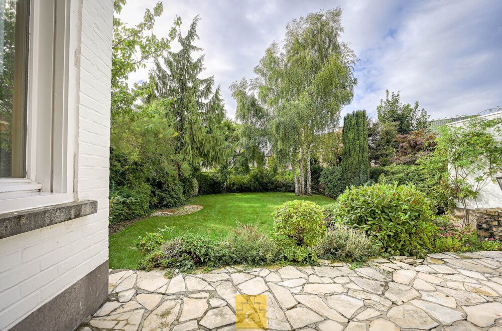 stijlvolle-driegevelvilla-met-garage-en-zongerichte-tuin-vlakbij-de-vesten-de-brugse-binnenstad-en-alle-invalswegen013.jpg