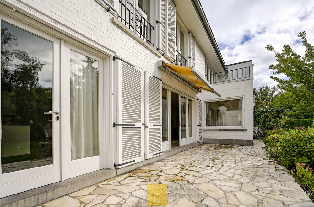 stijlvolle-driegevelvilla-met-garage-en-zongerichte-tuin-vlakbij-de-vesten-de-brugse-binnenstad-en-alle-invalswegen015.jpg