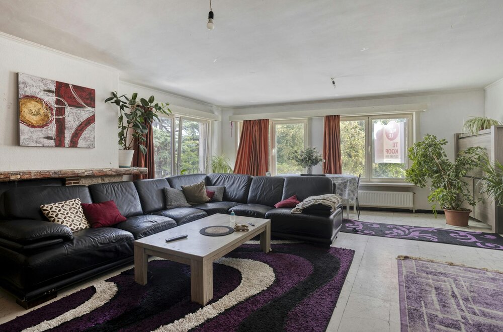 ruim-en-lichtrijk-appartement-met-3-slaapkamers-en-garage-in-ieper-003.jpg