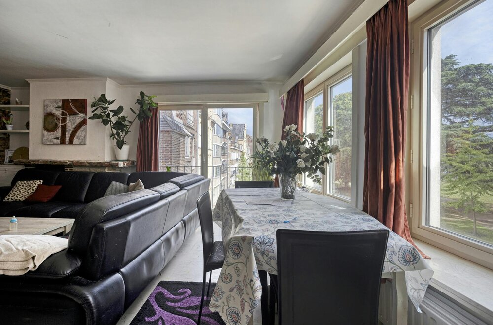 ruim-en-lichtrijk-appartement-met-3-slaapkamers-en-garage-in-ieper-006.jpg