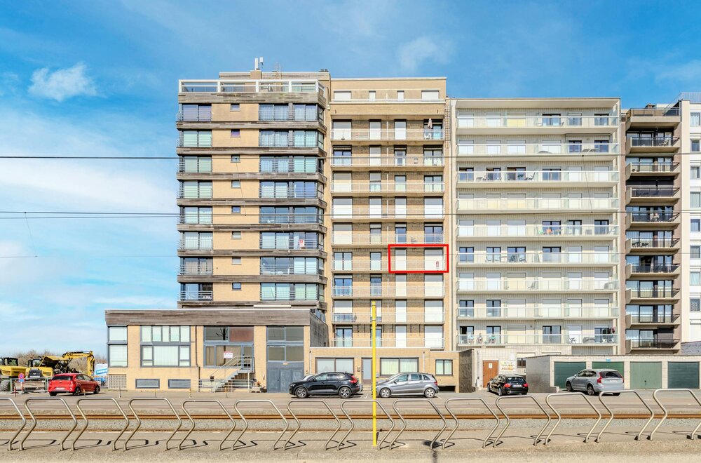 twee-slaapkamer-appartement-te-koop-met-frontaal-zeezicht-021.jpg