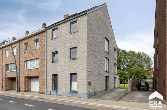 1600 Sint-Pieters-Leeuw