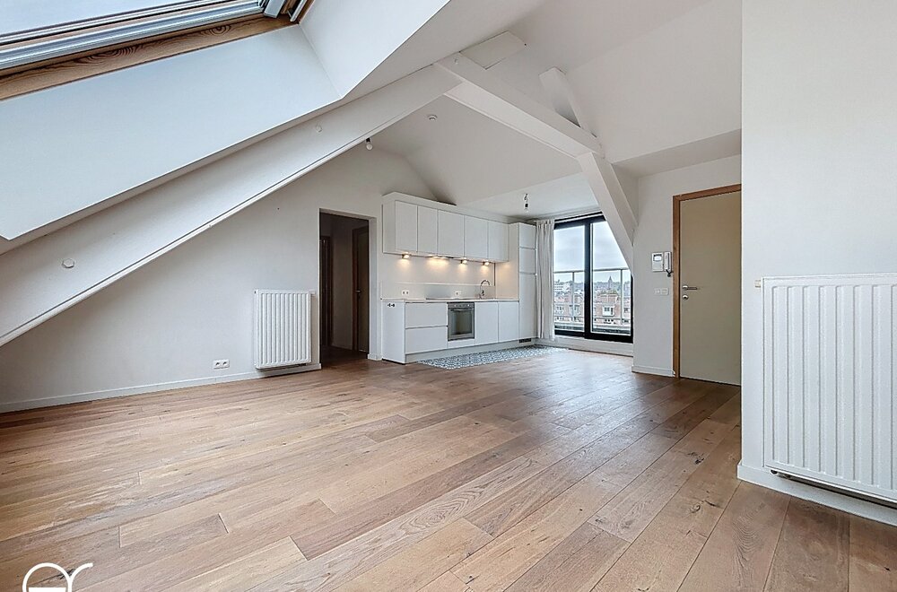 penthouse-met-terras-nabij-sint-pietersstation002.jpg