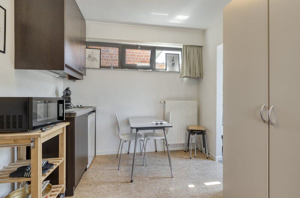 uniek-pand-met-appartement-en-3-studentenkamers-in-sint-michiels017.jpg