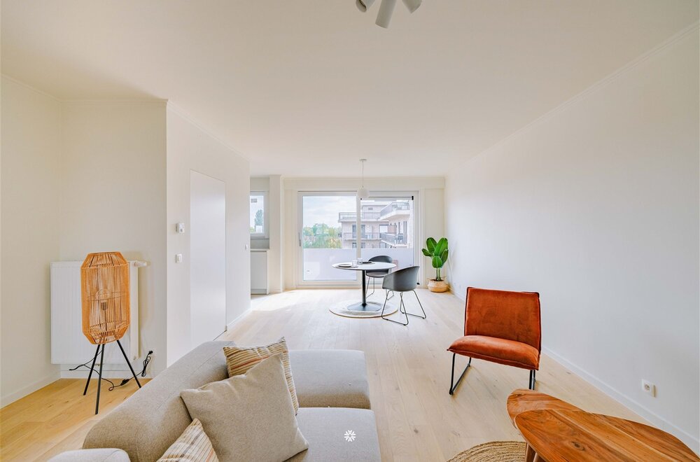 stijlvol-gerenoveerd-appartement-met-terras-en-open-uitzicht002.jpg