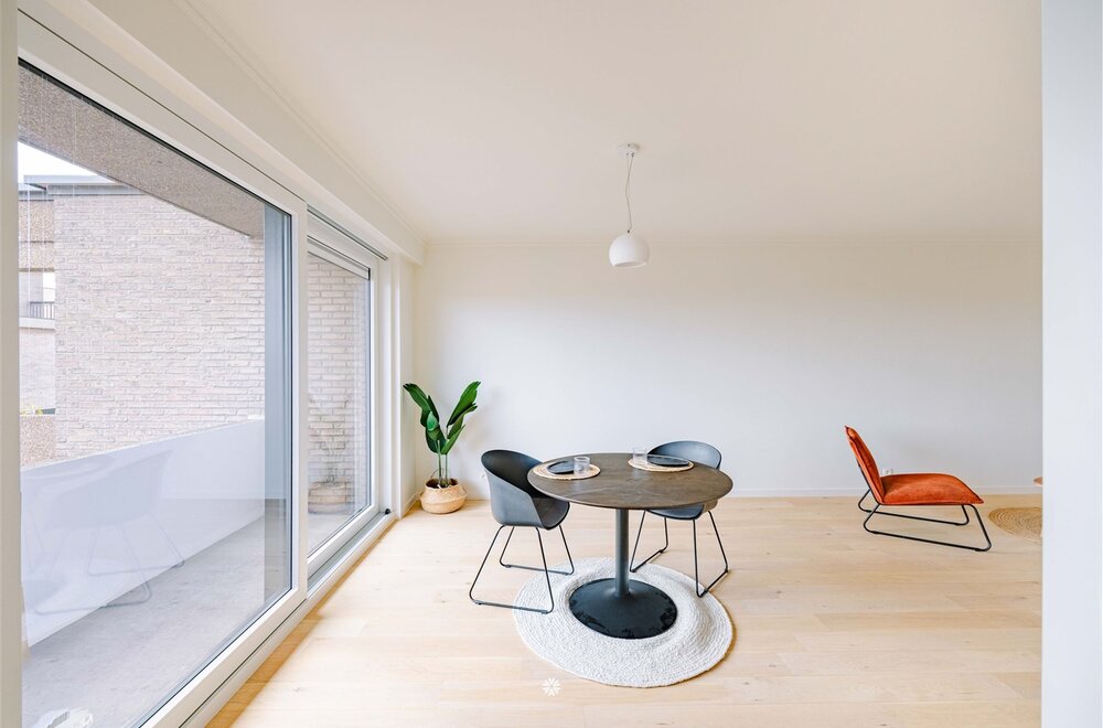 stijlvol-gerenoveerd-appartement-met-terras-en-open-uitzicht003.jpg