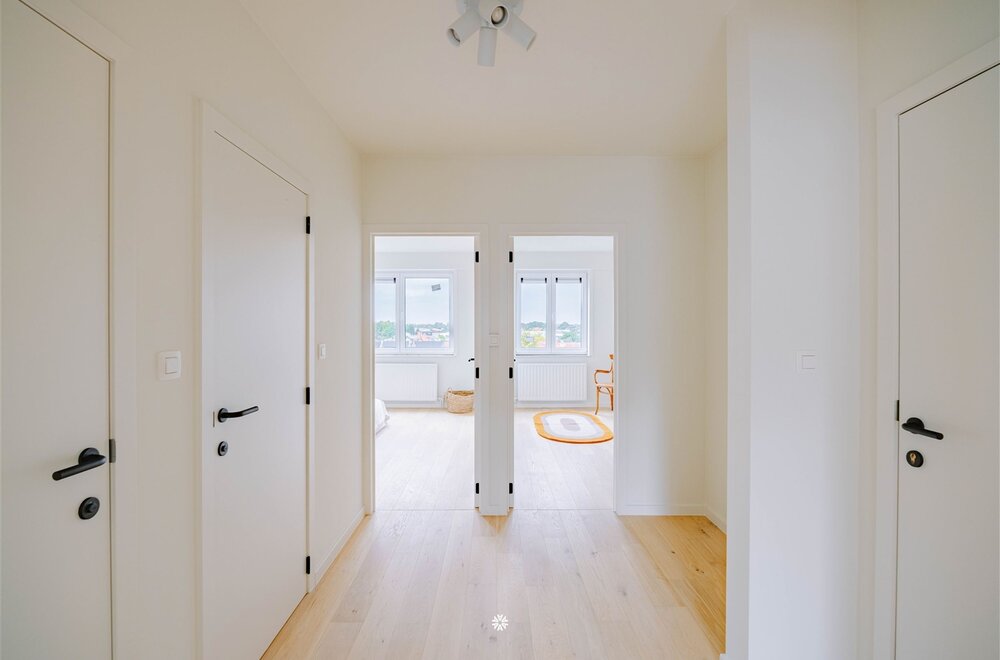 stijlvol-gerenoveerd-appartement-met-terras-en-open-uitzicht010.jpg