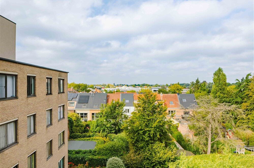 stijlvol-gerenoveerd-appartement-met-terras-en-open-uitzicht015.jpg