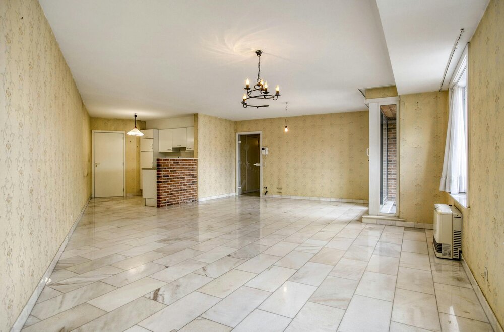 ruim-en-lichtrijk-appartement-te-koop-in-hartje-rumbeke005.jpg