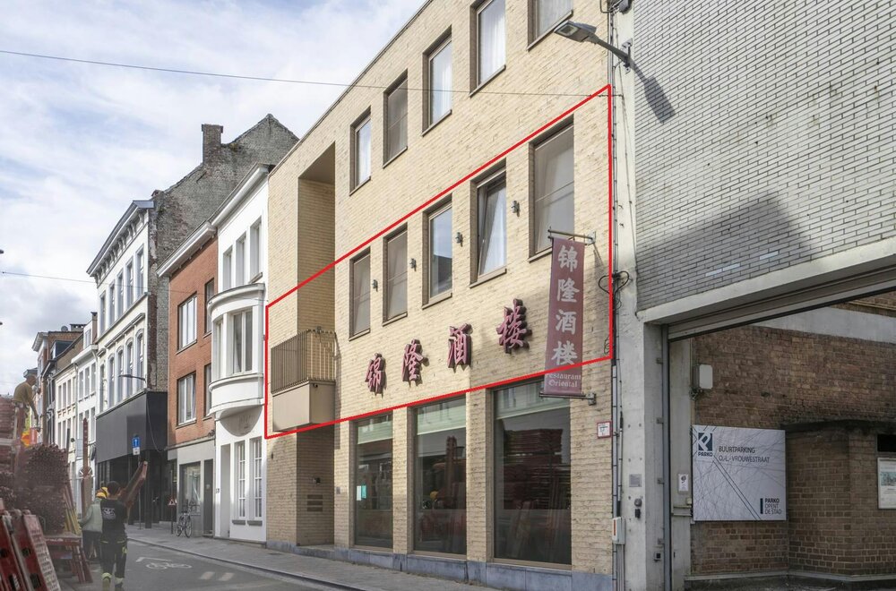 2-slaapkamerappartement-met-terras-te-koop-in-het-centrum-van-kortrijk014.jpg