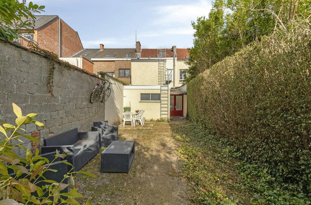 studentenhuis-met-5-vergunde-studentenkamers-te-koop-002.jpg
