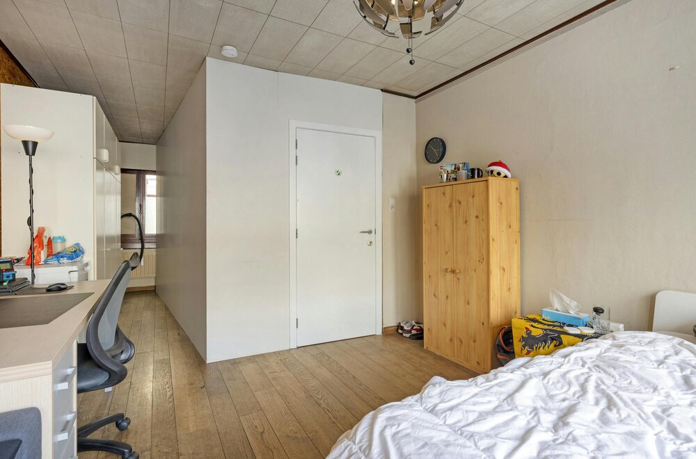 studentenhuis-met-5-vergunde-studentenkamers-te-koop-006.jpg