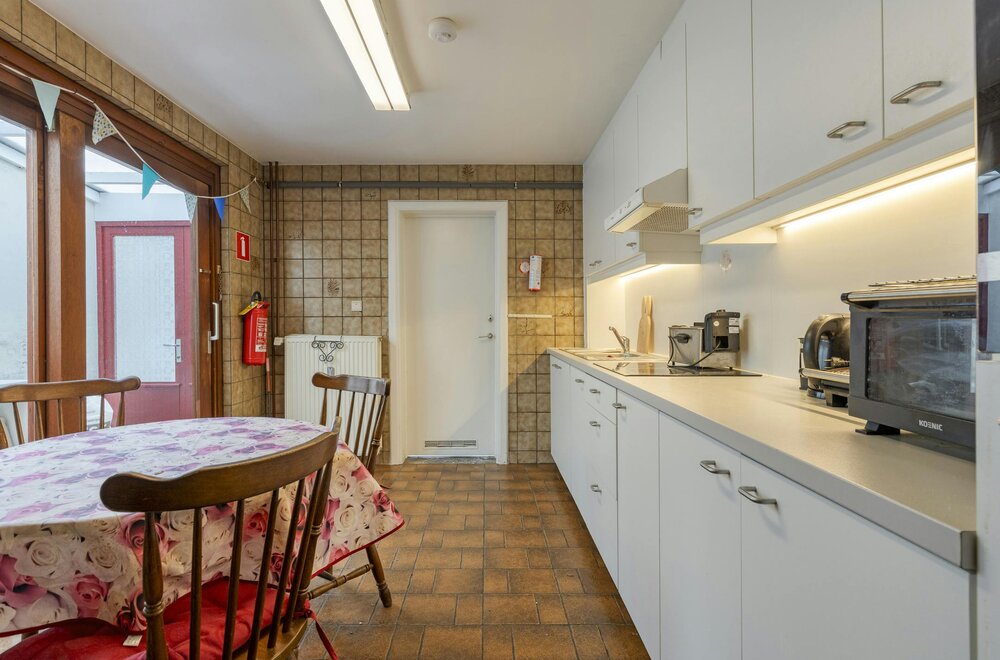 gezellig-studentenhuis-met-5-vergunde-kamers-te-koop-009.jpg