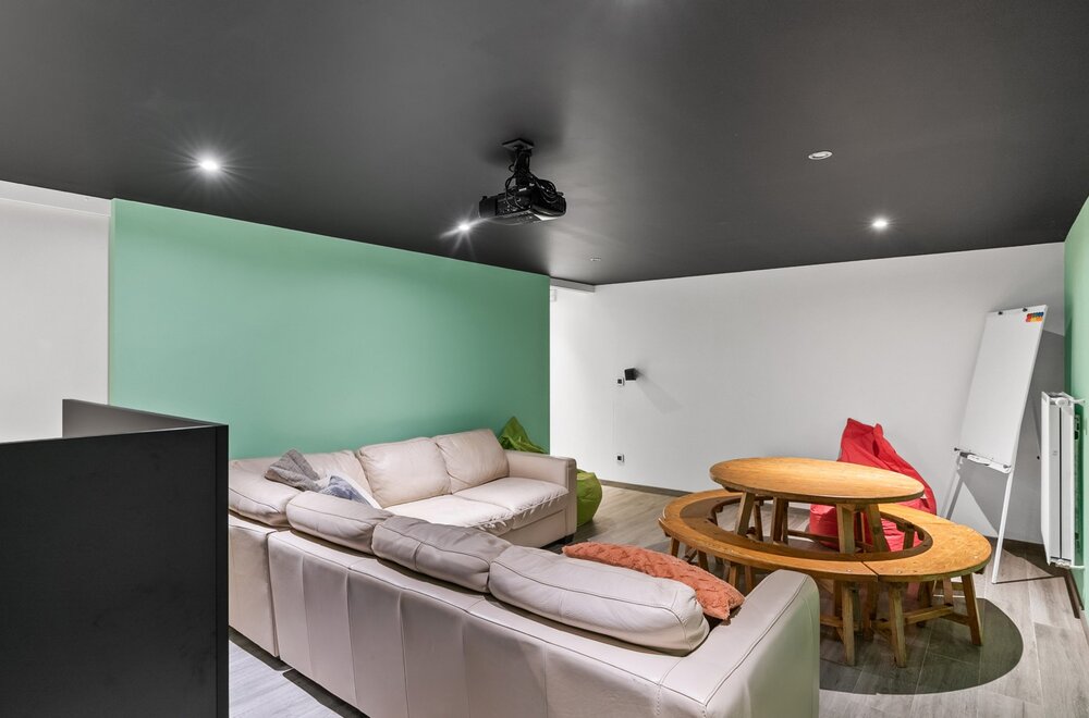 energiezuinige-woning-met-4-slpkrs-zwembad-en-wellness-in-as011.jpg