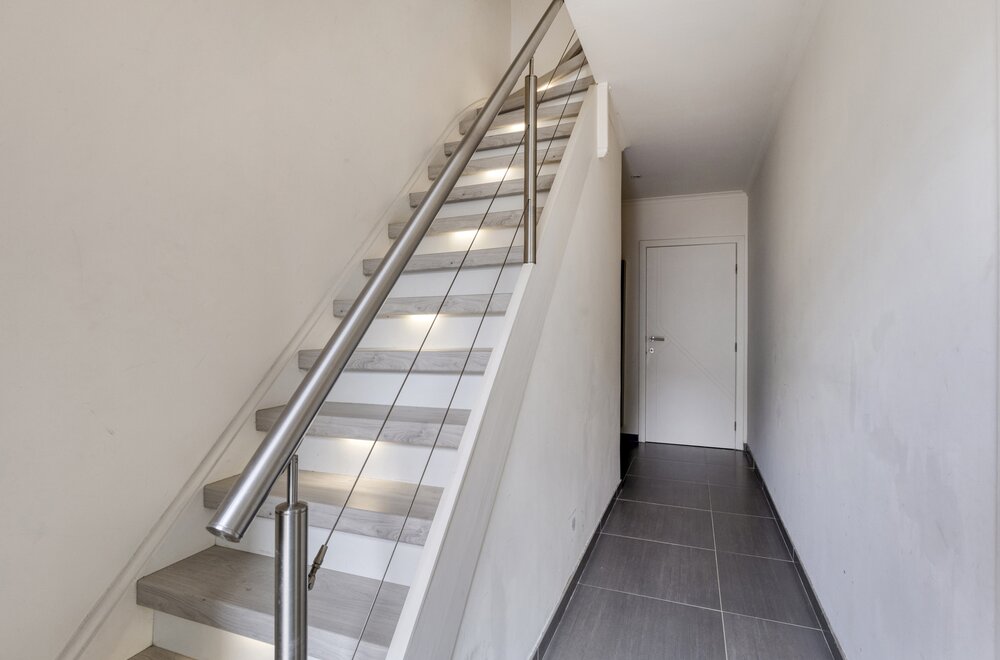 recent-gerenoveerde-halfopen-woning-met-zwembad-in-hofstade003.jpg