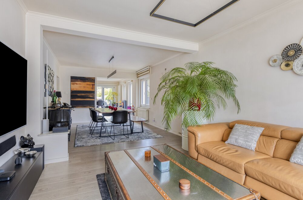recent-gerenoveerde-halfopen-woning-met-zwembad-in-hofstade004.jpg