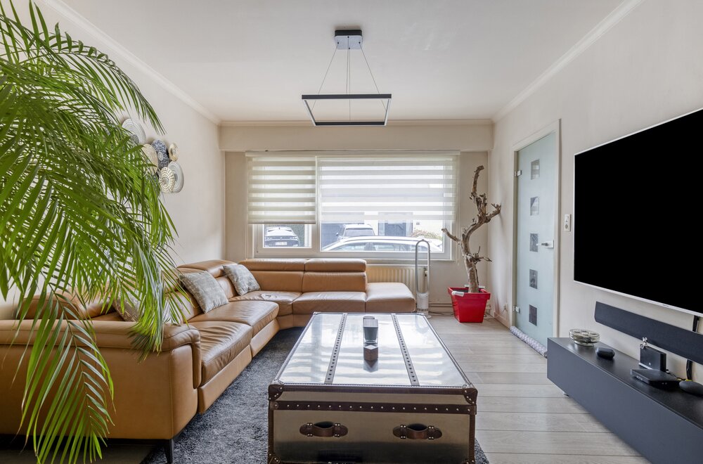 recent-gerenoveerde-halfopen-woning-met-zwembad-in-hofstade005.jpg
