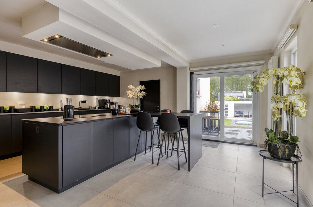 recent-gerenoveerde-halfopen-woning-met-zwembad-in-hofstade008.jpg