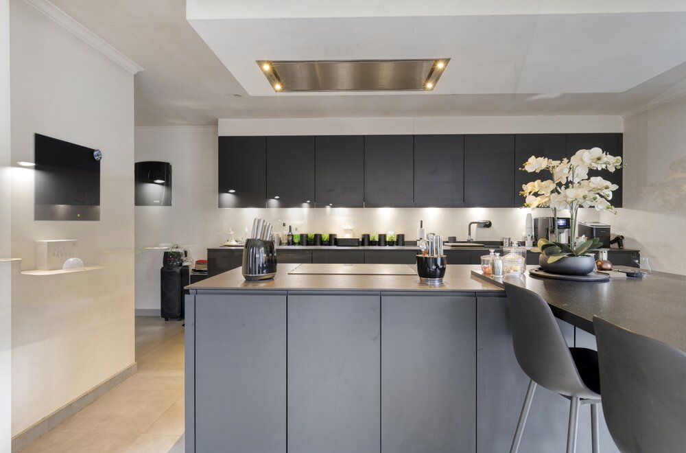 recent-gerenoveerde-halfopen-woning-met-zwembad-in-hofstade010.jpg