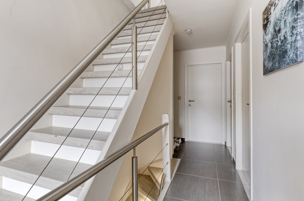 recent-gerenoveerde-halfopen-woning-met-zwembad-in-hofstade013.jpg