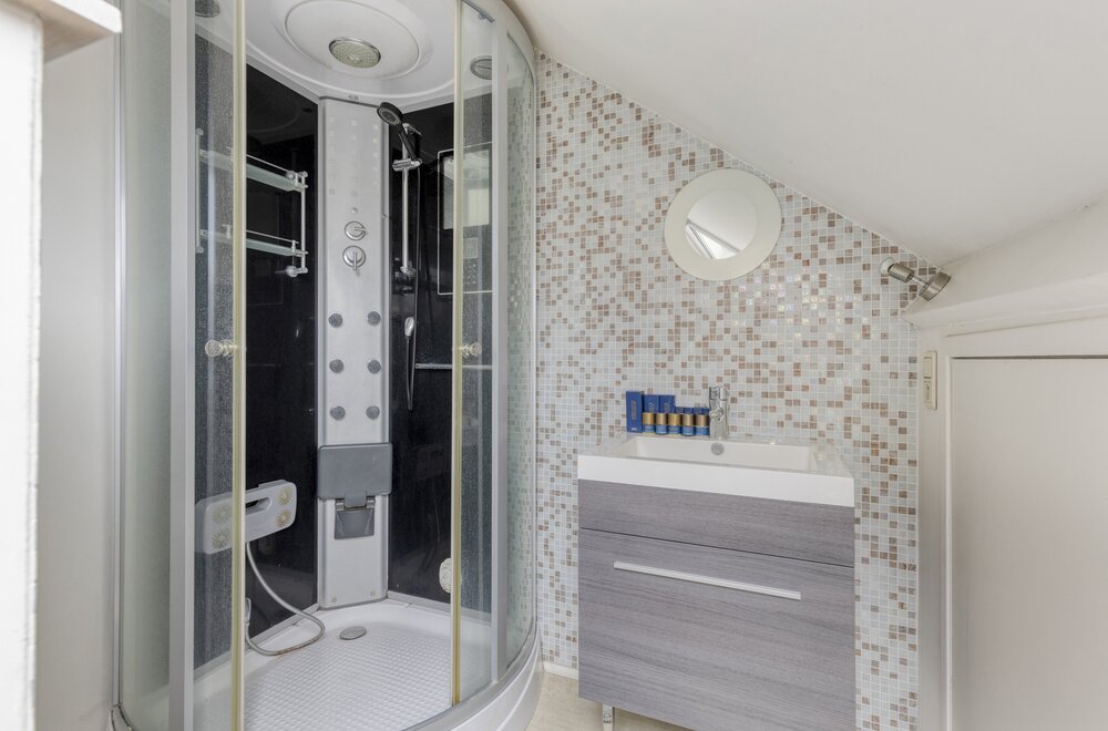 recent-gerenoveerde-halfopen-woning-met-zwembad-in-hofstade020.jpg