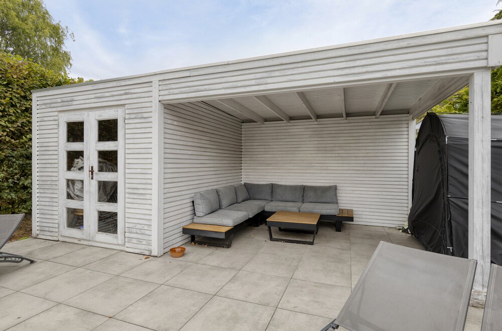 recent-gerenoveerde-halfopen-woning-met-zwembad-in-hofstade024.jpg