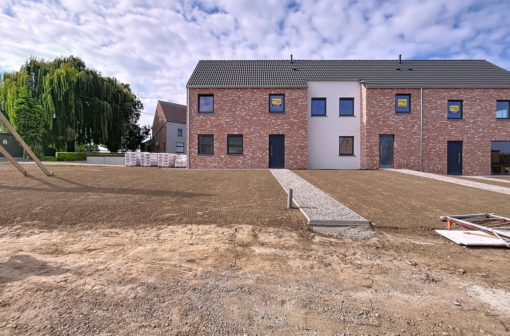 lot-1001.jpg