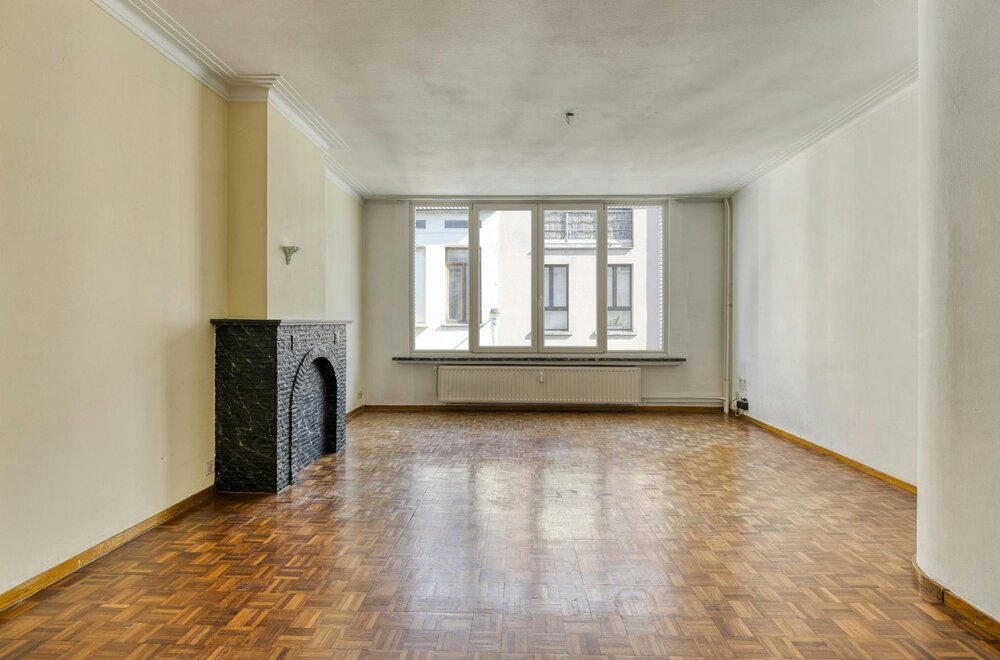 te-renoveren-appartement-te-koop-in-antwerpen-centrum001.jpg