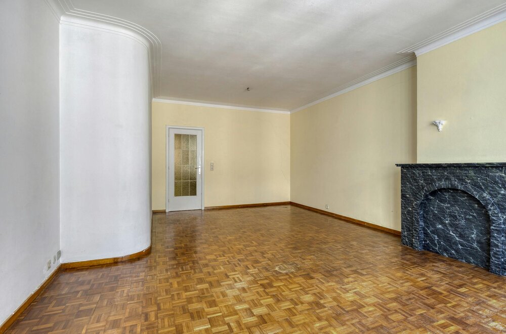 te-renoveren-appartement-te-koop-in-antwerpen-centrum004.jpg