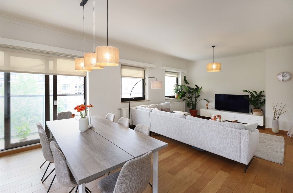 sfeervol-en-lichtrijk-appartement-met-2-slaapkamers-n-terras-in-hartje-hasselt003.jpg