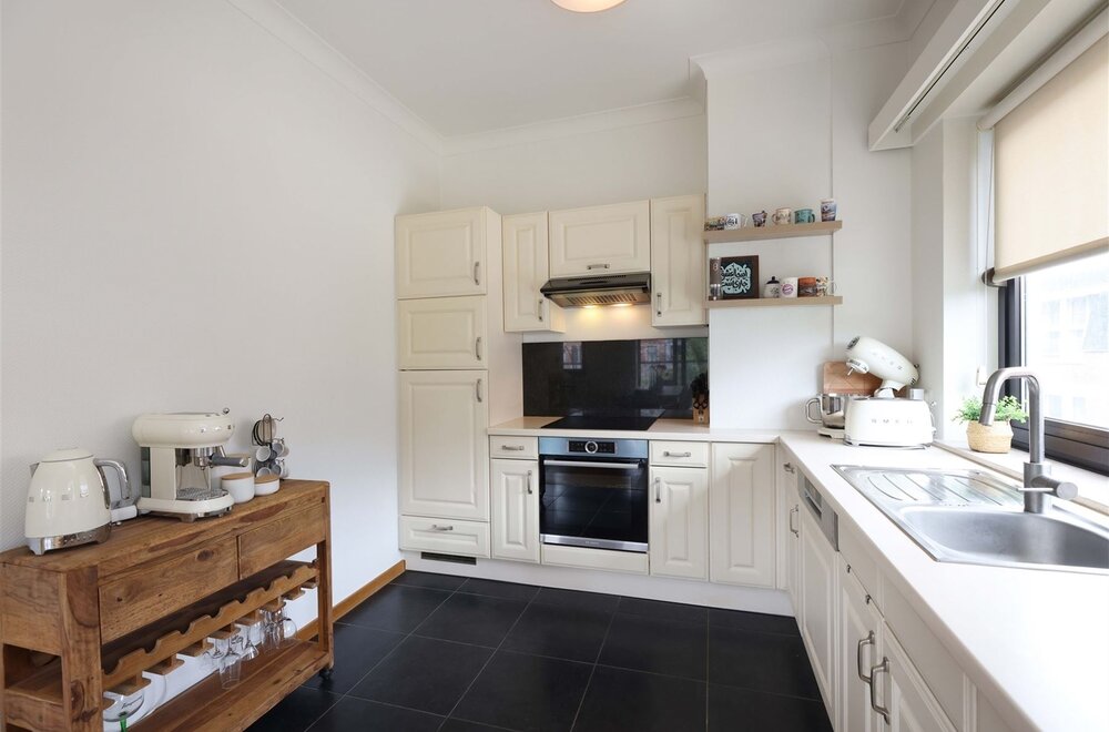 sfeervol-en-lichtrijk-appartement-met-2-slaapkamers-n-terras-in-hartje-hasselt005.jpg