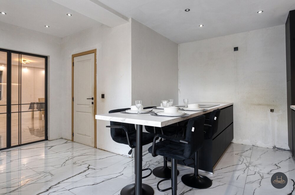 riante-woning-met-6-slaapkamers-en-veel-parkeergelegenheid013.jpg
