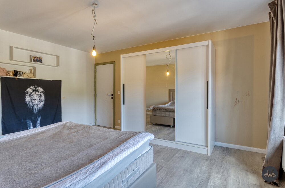 riante-woning-met-6-slaapkamers-en-veel-parkeergelegenheid024.jpg