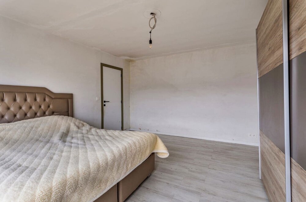 riante-woning-met-6-slaapkamers-en-veel-parkeergelegenheid028.jpg