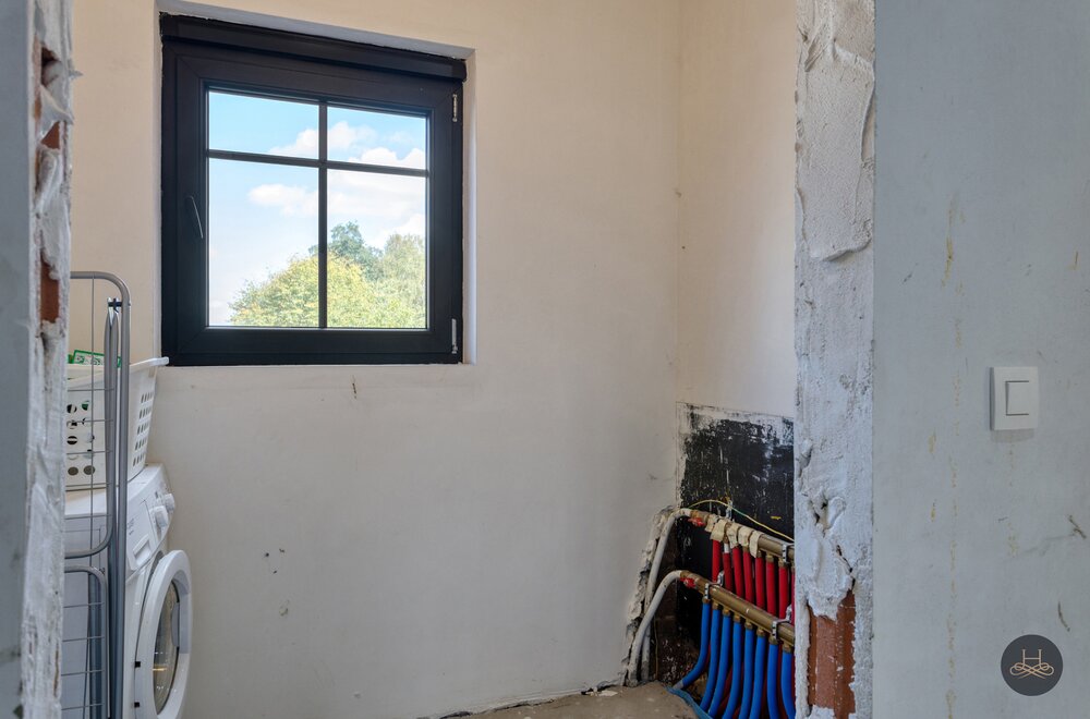 riante-woning-met-6-slaapkamers-en-veel-parkeergelegenheid031.jpg