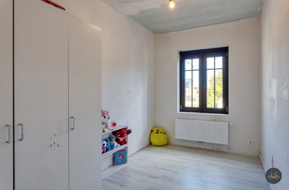 riante-woning-met-6-slaapkamers-en-veel-parkeergelegenheid032.jpg