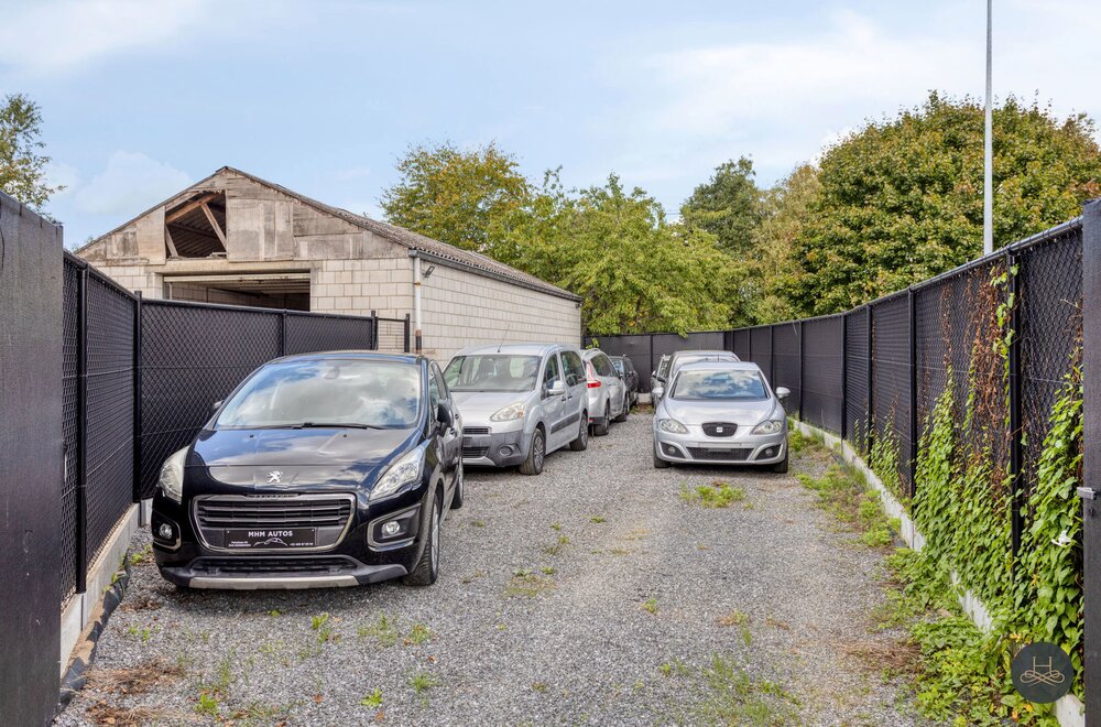riante-woning-met-6-slaapkamers-en-veel-parkeergelegenheid050.jpg