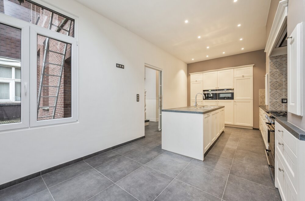 charmante-herenwoning-met-7-slaapkamers-010.jpg