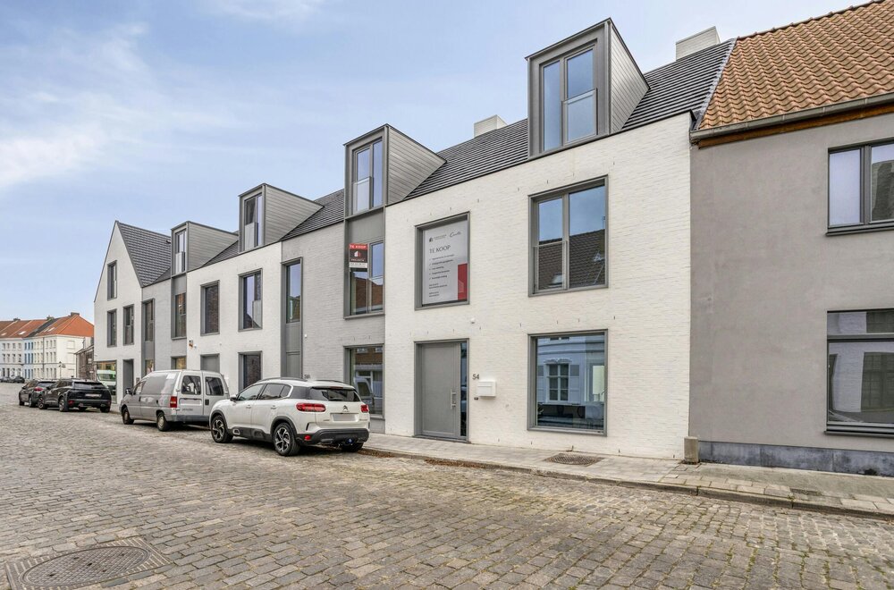 stijlvol-huis-te-centrum-brugge-met-3-slaapkamers-en-garage002.jpg