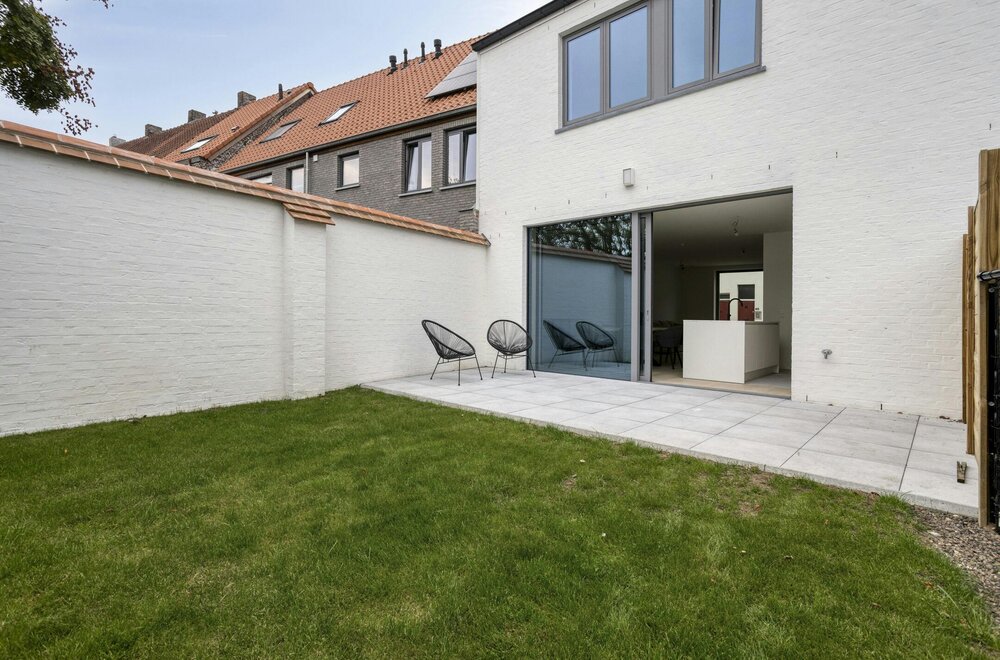 stijlvol-huis-te-centrum-brugge-met-3-slaapkamers-en-garage008.jpg