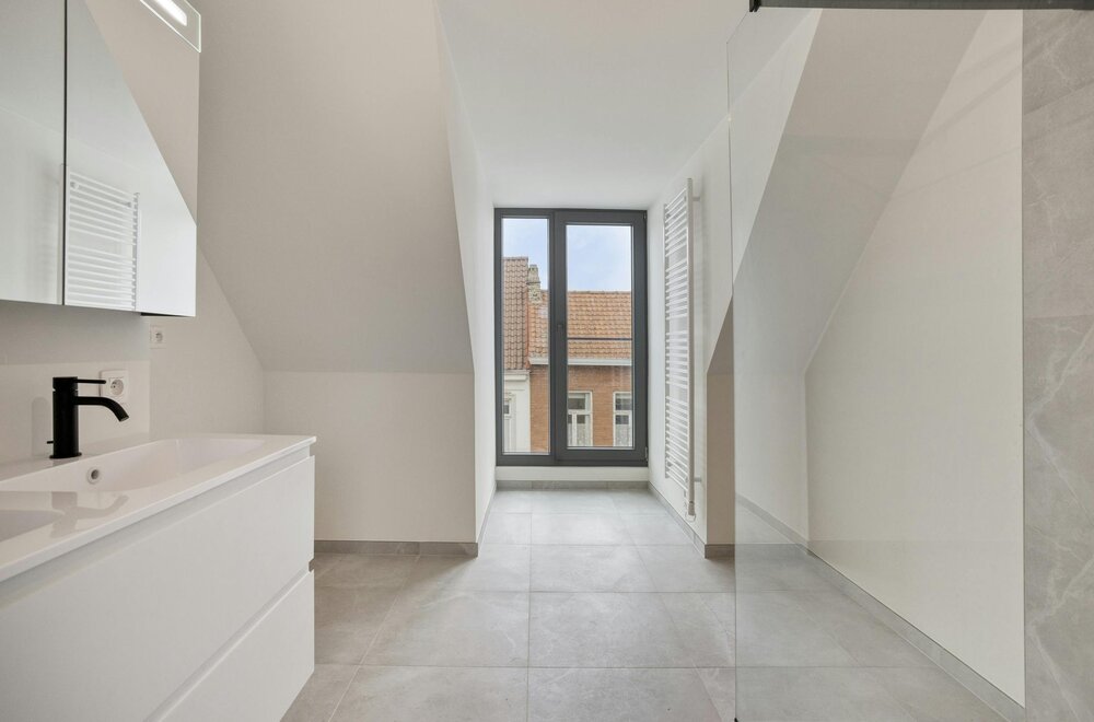 klassevol-appartement-met-2-slaapkamers-te-centrum-brugge009.jpg