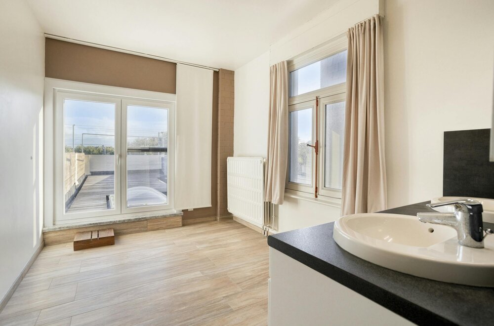 gerenoveerd-huis-met-4-slaapkamers-te-koop-in-blankenberge009.jpg